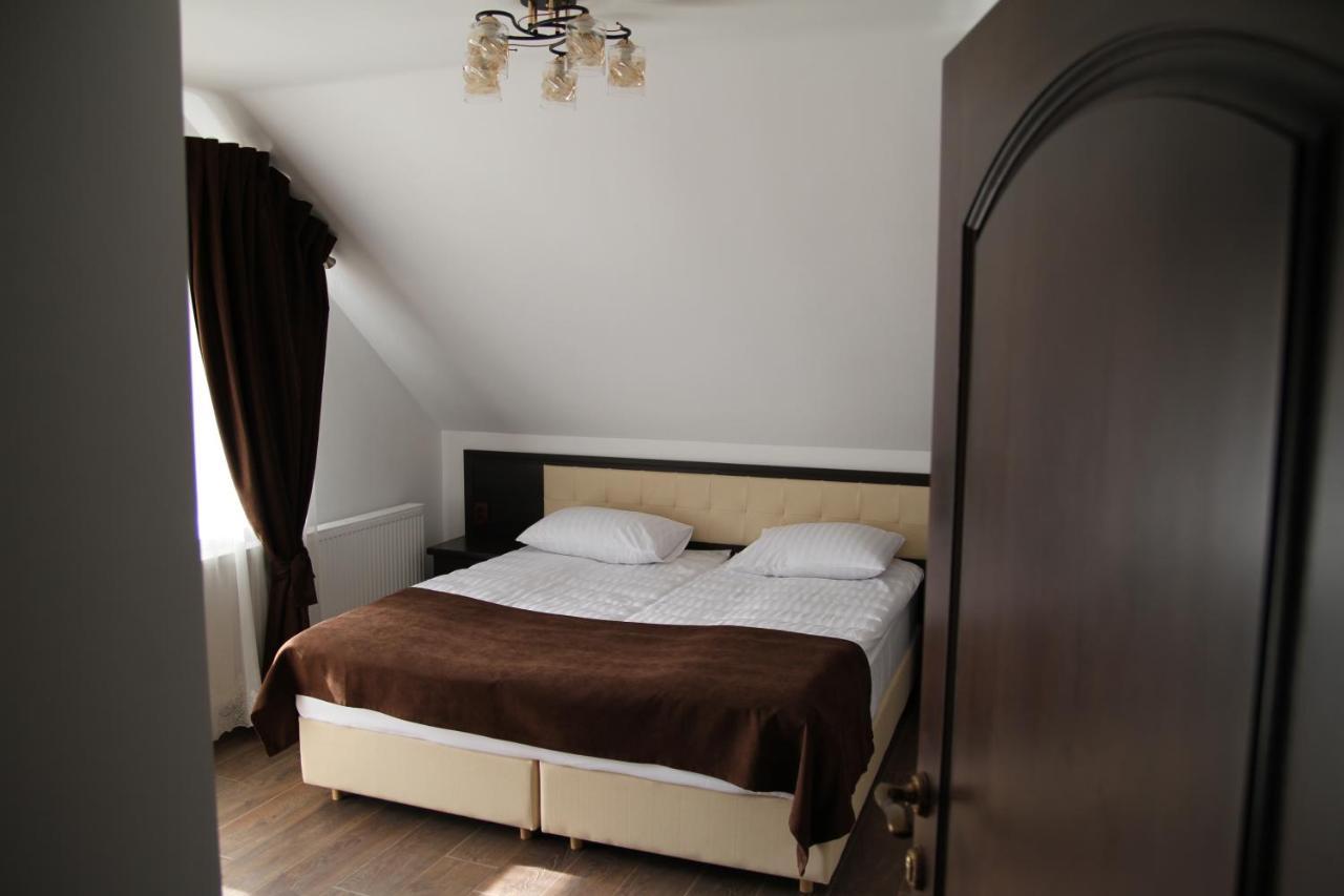 Hotel Купецький Двір à Mizhhirya  Extérieur photo