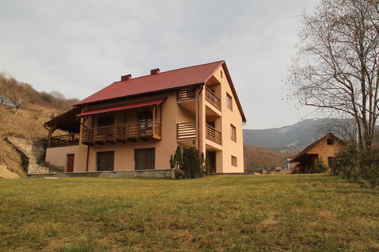 Hotel Купецький Двір à Mizhhirya  Extérieur photo