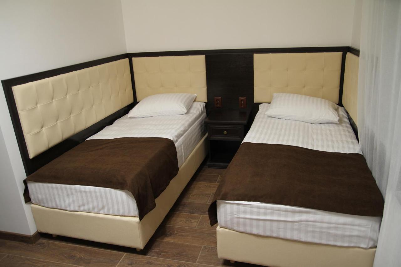 Hotel Купецький Двір à Mizhhirya  Extérieur photo