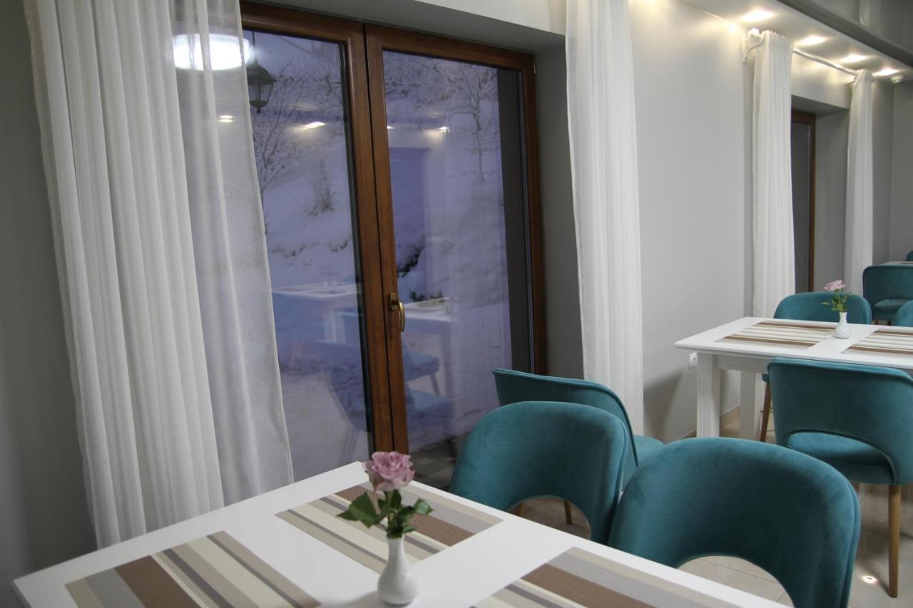 Hotel Купецький Двір à Mizhhirya  Extérieur photo