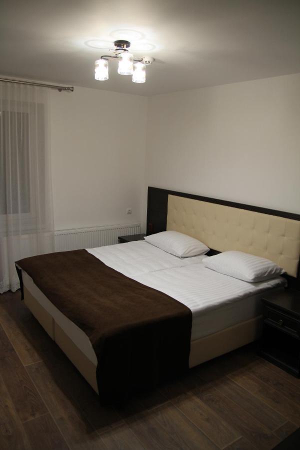 Hotel Купецький Двір à Mizhhirya  Extérieur photo