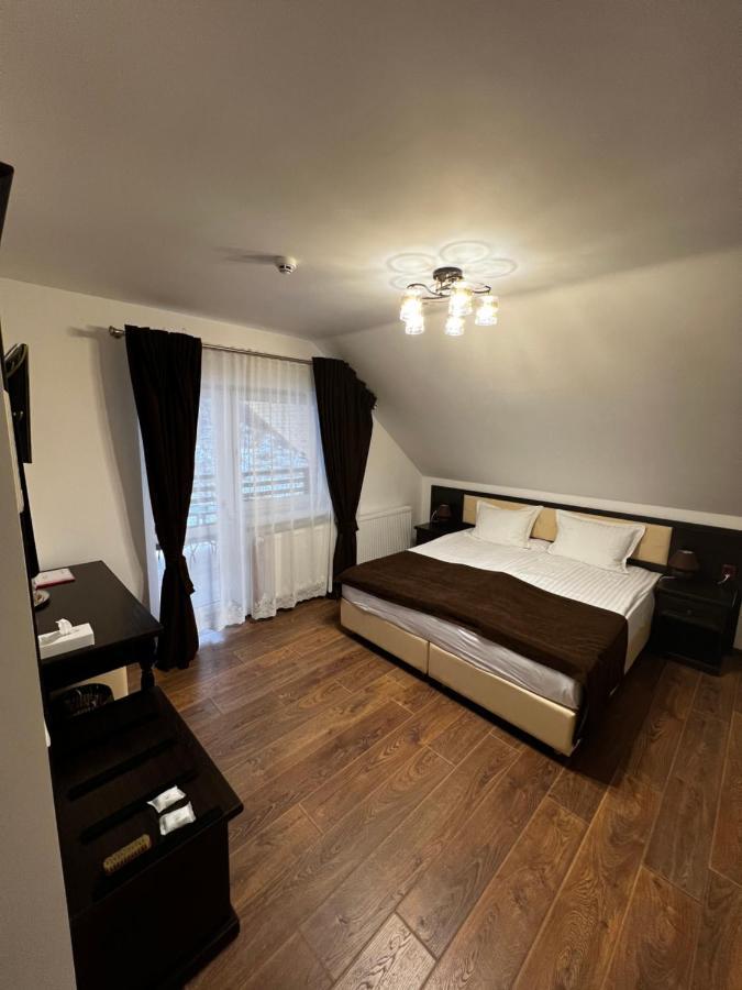 Hotel Купецький Двір à Mizhhirya  Extérieur photo