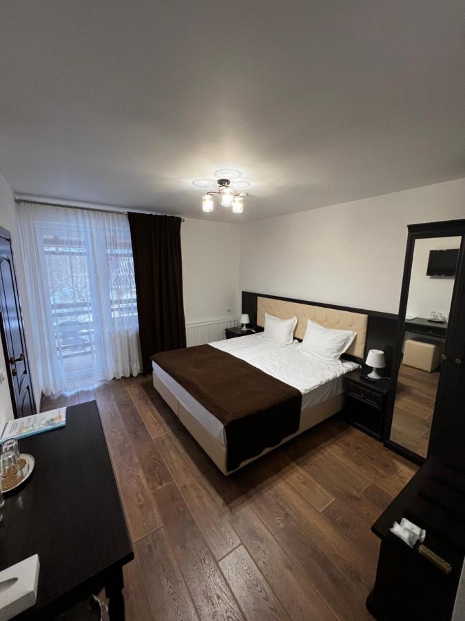 Hotel Купецький Двір à Mizhhirya  Extérieur photo