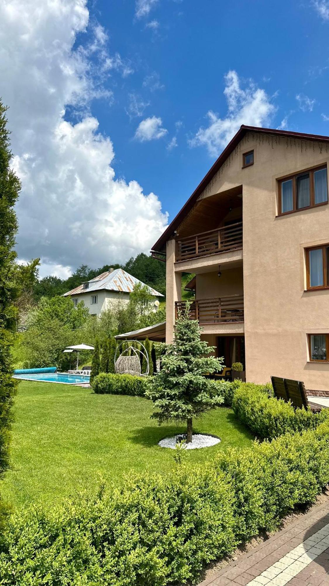 Hotel Купецький Двір à Mizhhirya  Extérieur photo
